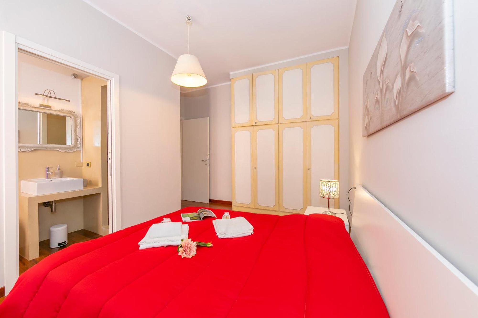 Appartamento Il Golfo Lake View - Happy Rentals Laveno Bagian luar foto